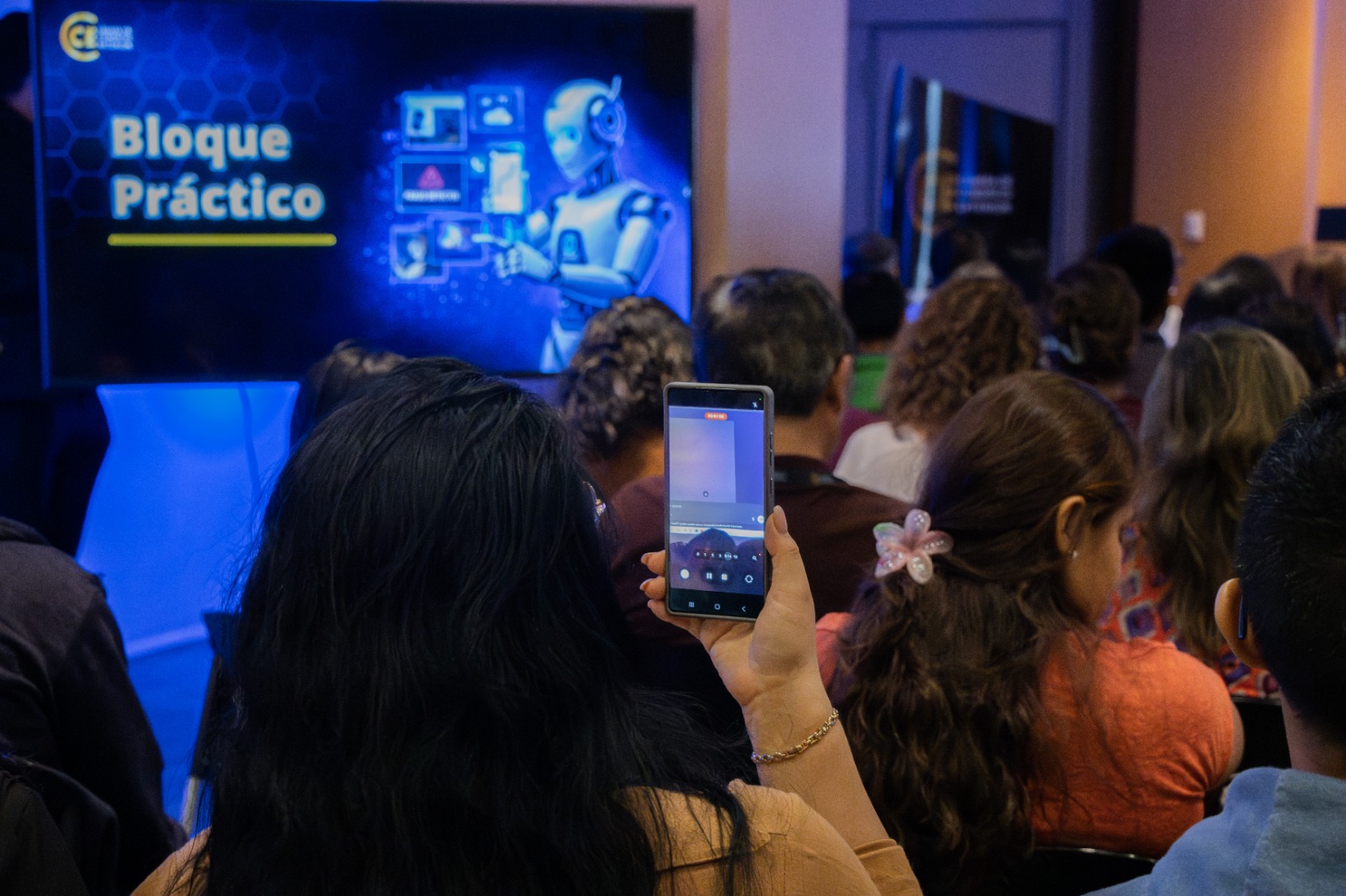 Cámara de Comercio Exterior impulsa habilidades con IA Generativa aplicada